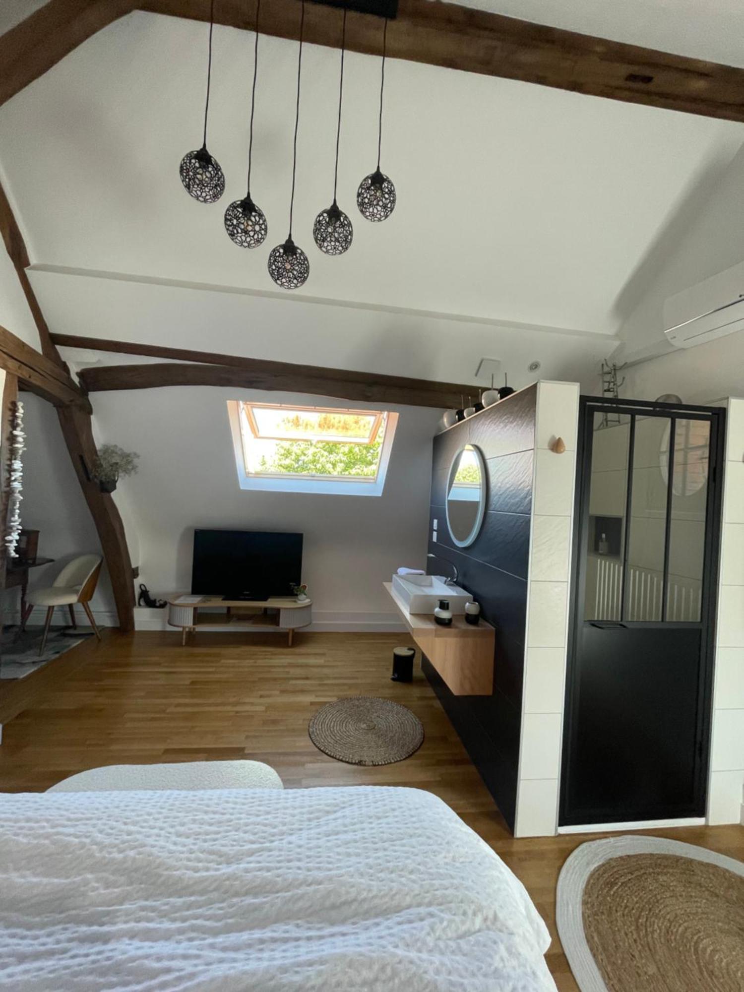 Le Clos Du Q'Hatre Clery-Saint-Andre Exterior photo